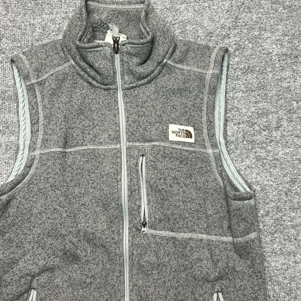 The North Face Vest Mens Small Gray Fleece Full Zip Outdoor Hiking NF0A3YR9